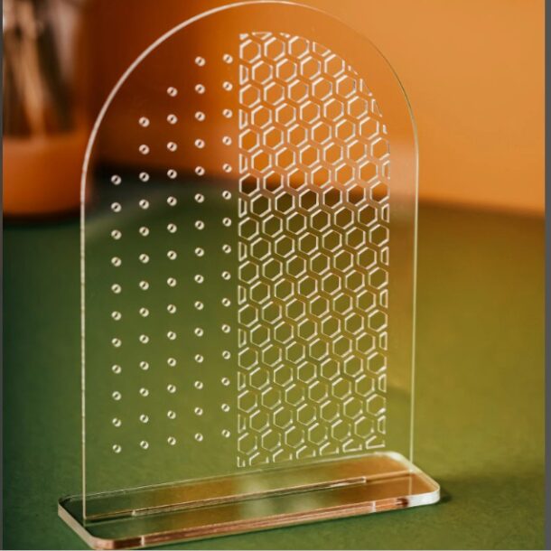 FANASSYY Clear Acrylic Hexagon Honeycomb Arch Freestanding Earring Organizer, Stand for Studs, Jewelry Display holder, Small Modern Tabletop Display