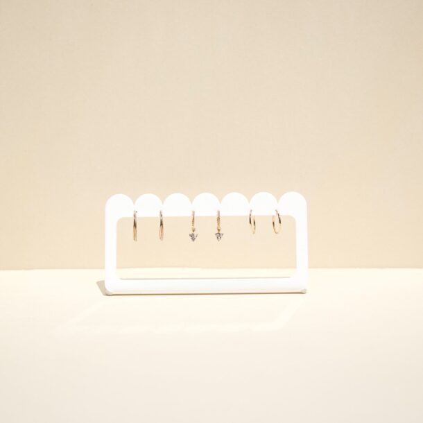 FANASSYY Modern Jewellery Holder Acrylic stand for studs and hoops Jewelry Display for Stores Jewelry display solution Retail Earring Display Stands for Girls Studs Earring Holders (WHITE)